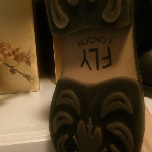 Stylish Black Leather Moto Boots! - Picture 5 of 11